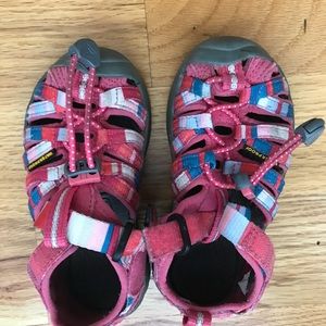 Keen toddler shoes, size 9